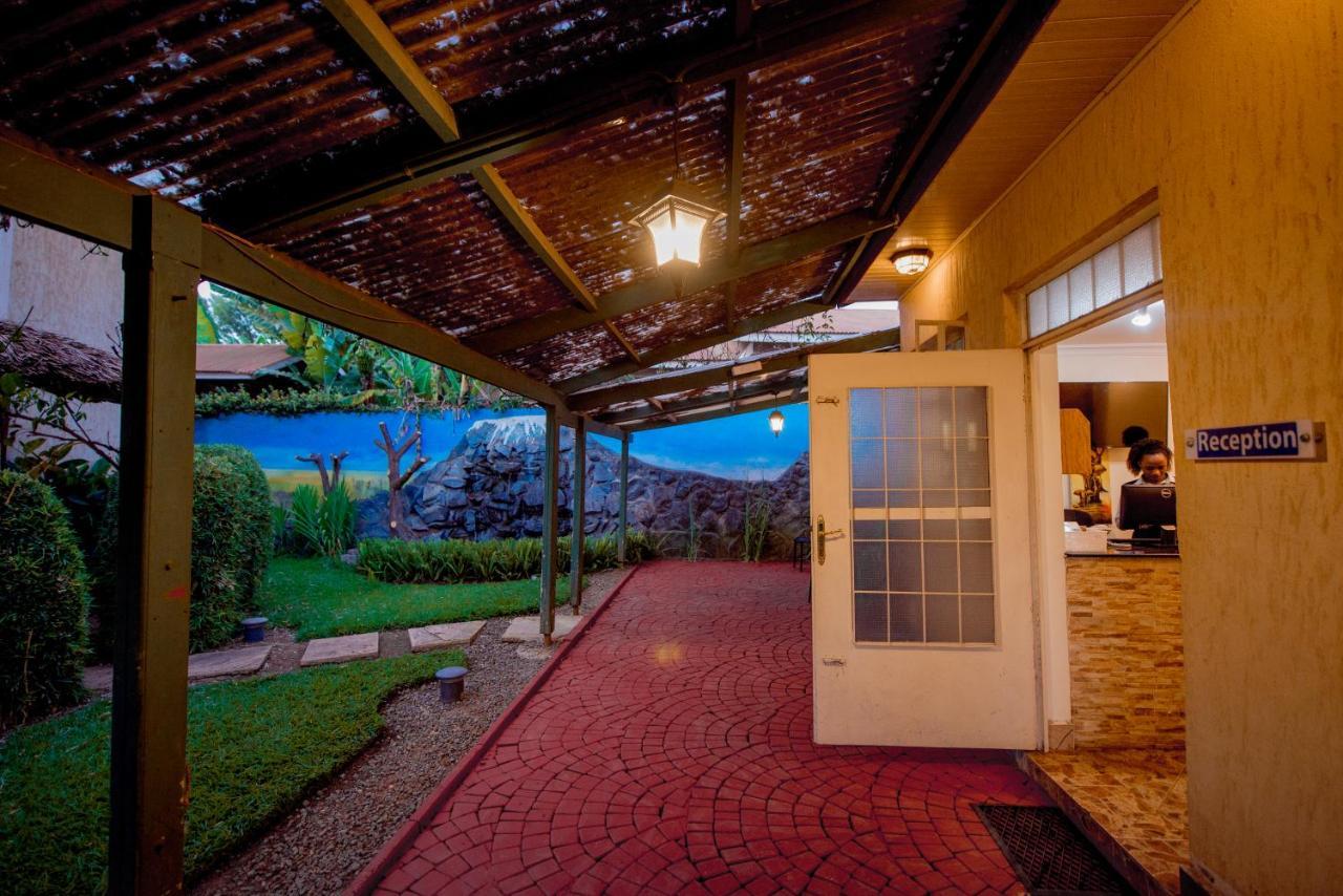 Crest Safari Lodge Bed And Breakfast Arusha Dış mekan fotoğraf